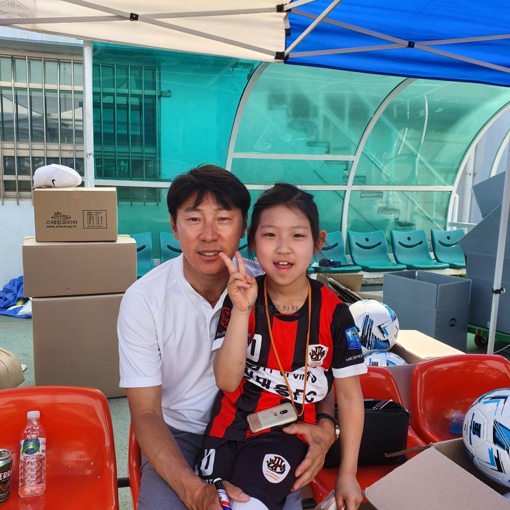  제 10회 신태용 축구교실 SOCCER FESTIVAL 친구들과 신나게!
