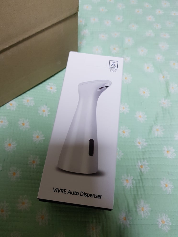  회사 동료에게 받은 생일선물 VIVRE Auto Dispenser 비브르 자동 디스펜서 샤오미 손세정제 해피바스 솝베리 버블폼