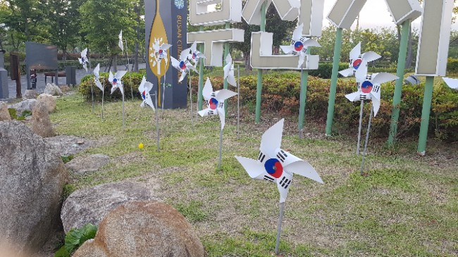 대전 대덕구가 미쳤나. 김제동 2시간 강연료가 1550만원이라고? KBS도 그러더니.../최석태/ 대전 대덕구가 미쳤나. 김제동 2시간 강연료가 1550만원이라고? KBS도 그러더니.../최석태/