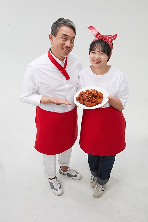  김성수치킨, 혜빈이 소원이라던 치킨 광고를 찍었네요 '치킨신드롬'