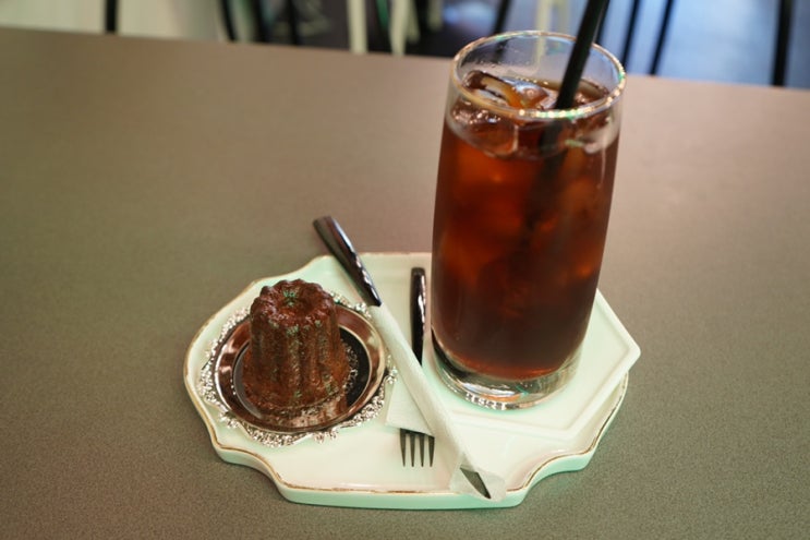  합정 카페, 합정 로스팅 카페 : 커피탐이나 까눌레맛집