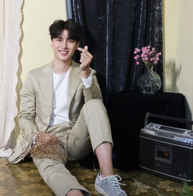  '손가락 하트' 트로트가수 변신 노지훈 섭외