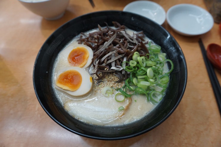  후쿠오카 하카타역 라멘 맛집, 돈코츠가 맛있는 - 옷쇼이라멘