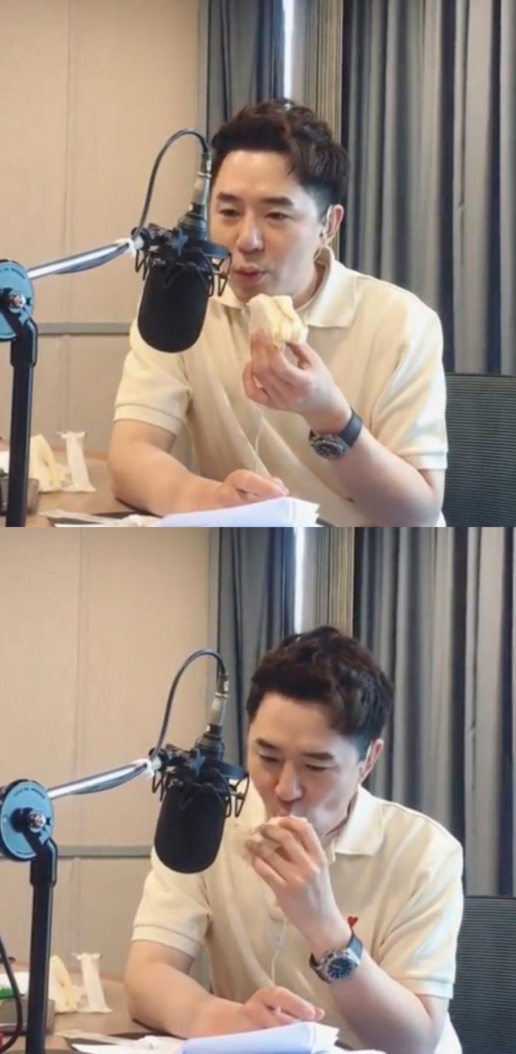  ‘붐붐파워’ 붐, 편의점 샌드위치 먹방 “우유 찾는 붐디로 엔딩”