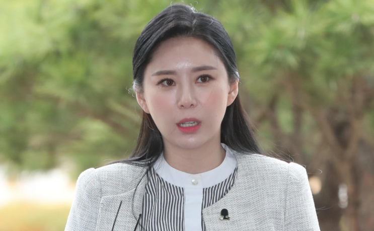  윤지오 거짓말 그리고 각종 논란 ( 표절, 술집, 포르쉐등)