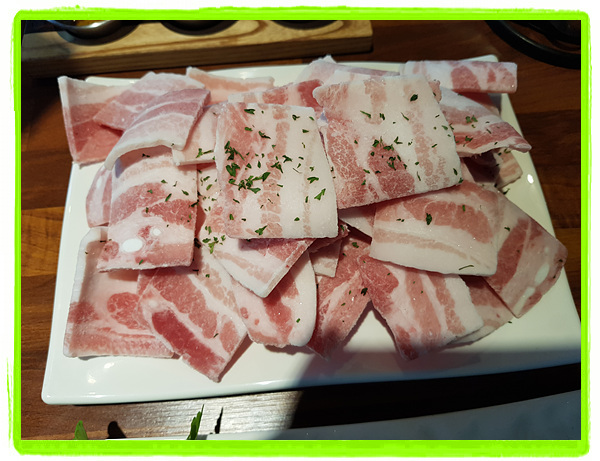  천안 냉동삼겹살 미나리와 삼겹살 꿀조합인 나나집!