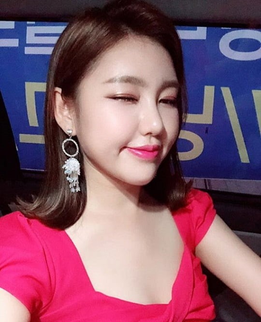 승승장구 송가인, ‘미스트롯’ 우승 이후 ‘행사 페이 20배 UP’...행운의 소속사는? 승승장구 송가인, ‘미스트롯’ 우승 이후 ‘행사 페이 20배 UP’...행운의 소속사는?