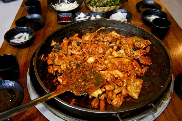  둥이네닭갈비 맛도 좋고 시설도 짱 좋은 홍천알파카월드맛집