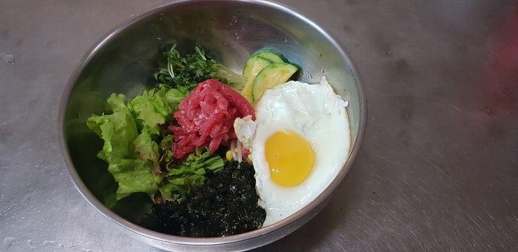  한우육회비빔밥 드시러 오세요