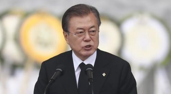  文대통령 '김원봉' 과거 "마음으로 최고급 훈장" 언급 논란 재점화…2野 '반발' 