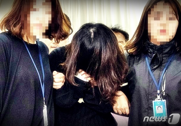 전 남편 살해 고유정 얼굴 공개 안하나 못하나…경찰 "강제할순 없어" 전 남편 살해 고유정 얼굴 공개 안하나 못하나…경찰 "강제할순 없어"