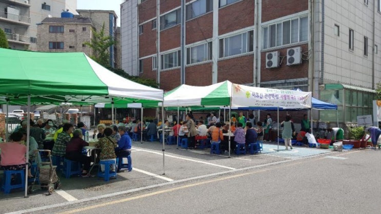  가정의 달 맞이 관내 어르신 국수대접행사 - 옥련1동 새마을 부녀회