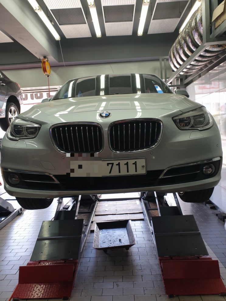  BMW 5GT 뒤차고이상