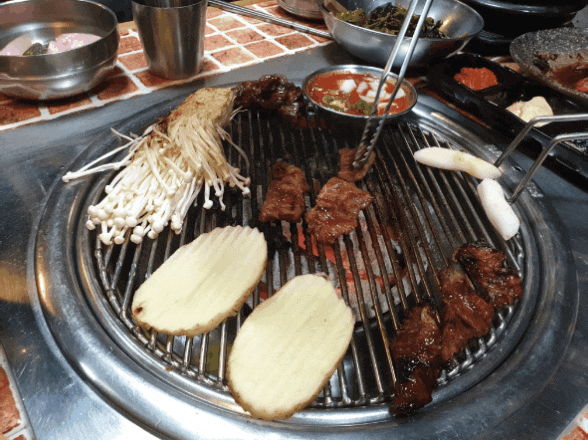  [남부터미널 서울교대 맛집] 교대 회식장소하기 좋은 고깃집 '굴뚝집' ()