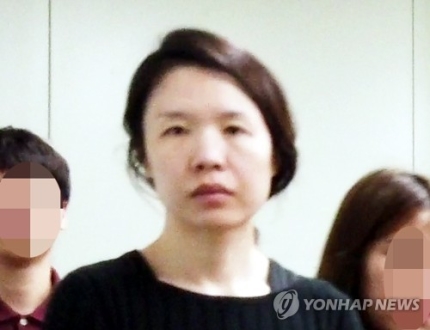 얼굴 공개된 고유정…'풀어헤친 머리 묶고, 표정 담담' 얼굴 공개된 고유정…'풀어헤친 머리 묶고, 표정 담담'