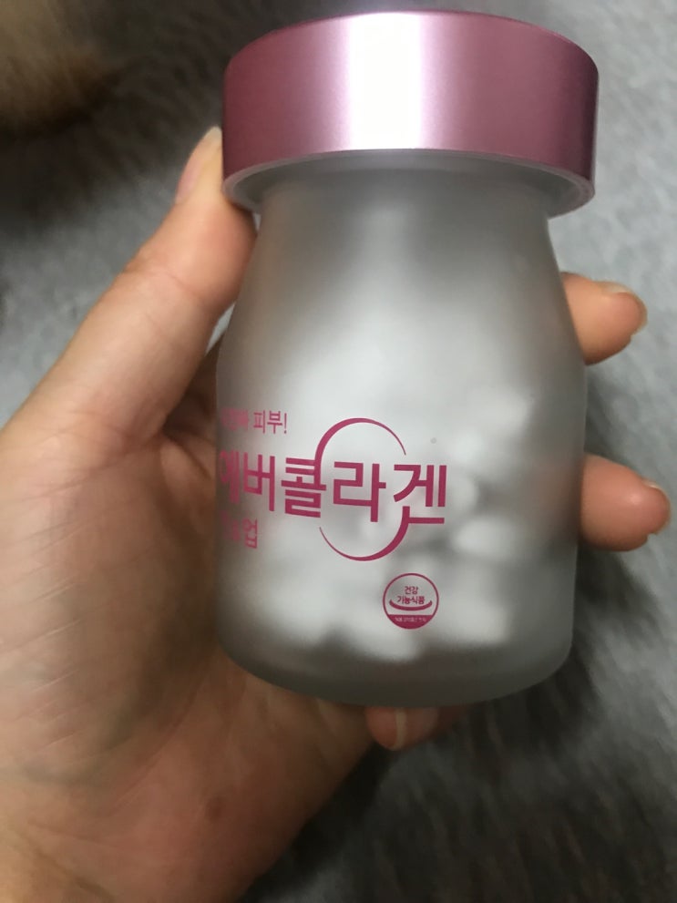  먹는콜라겐 서포터즈 에버콜라겐 인&업으로  자외선 UV케어하고 있어요!