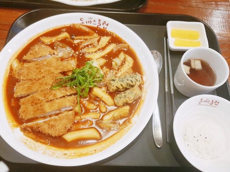  돈까스클럽 본점에서 돈까스 폭풍흡입~