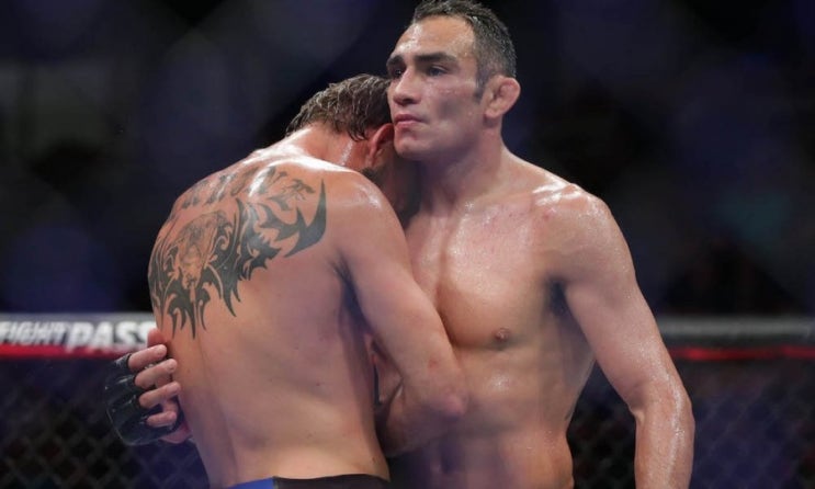 UFC 238 : 토니 퍼거슨 vs 도널드 세로니 옥타곤 인터뷰 UFC 238 : 토니 퍼거슨 vs 도널드 세로니 옥타곤 인터뷰