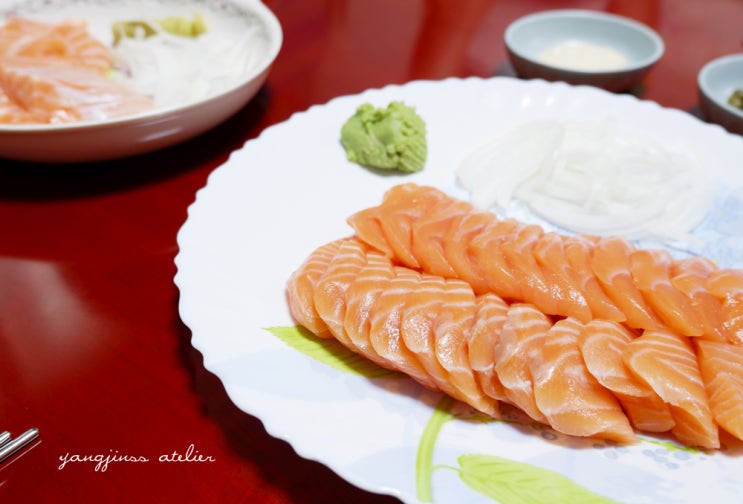  노량진수산시장 횟집 유진수산 싱싱한 연어회 착한 가격으로 쇼핑했어요.