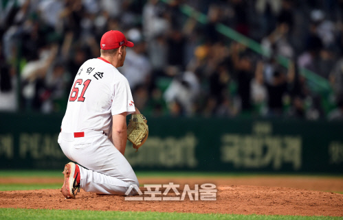  우승을 위해 다익손을 떠나보내고 소사를 데리고 오다.