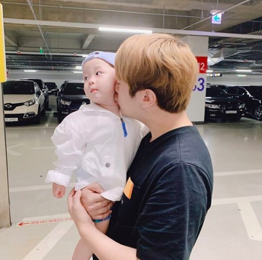 [공식입장] 최민환, 아이 안고 부주의했던 시구 사과 "걱정끼쳐 죄송"(종합)