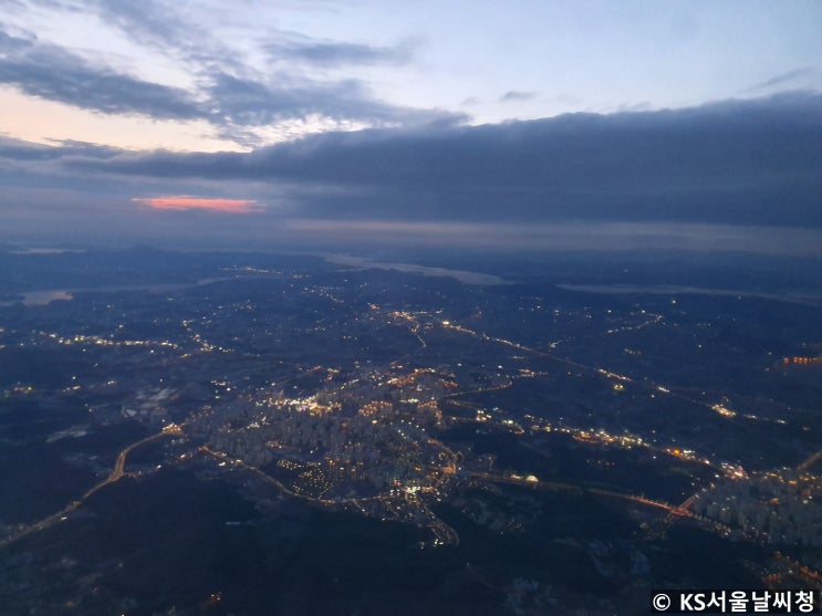 비행기 하늘 위에서 본 북한, 서해와 멋진 구름 사진 (부산행 제주항공 6/10)