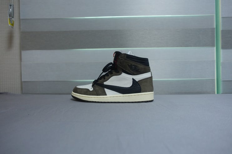  [AIR JORDAN x TRAVIS SCOTT] 나이키  에어 조던1 트래비스 스캇 스페셜 프로젝트 - NIKE AIR JORDAN 1 HIGH OG TRAVIS SCOTT SP