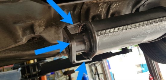  BMW옛날차 올드카 e28 E 28 마후라용접 머플러용접 소음기용접 촉매 수리 촉매용접 차 자동차 머플러수리 마후라수리 마후라용접 머프러용접 촉매깨짐 개조 청주 