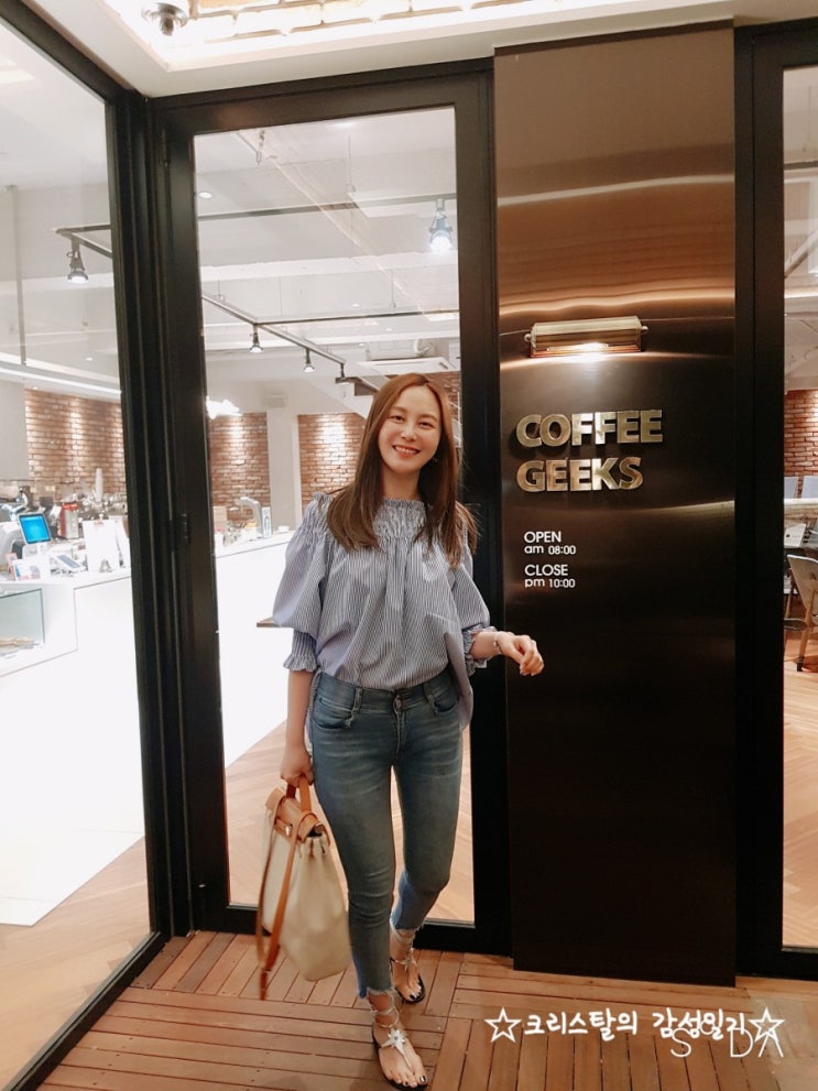  동래카페맛집은 요기요! 부산교대앞카페 '커피긱스' 분위기도 이뻐요!