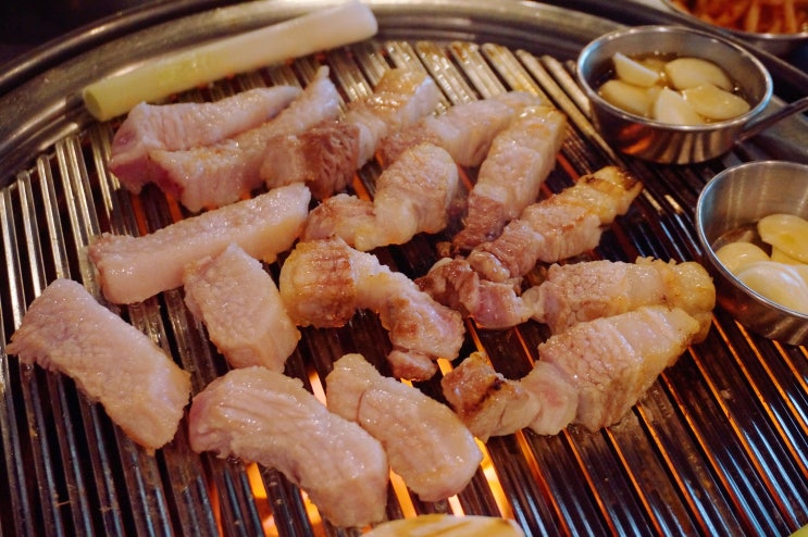  용인 보정동 고기집 황금푸줏간 통삼겹살 항정살 껍데기 김치말이국수