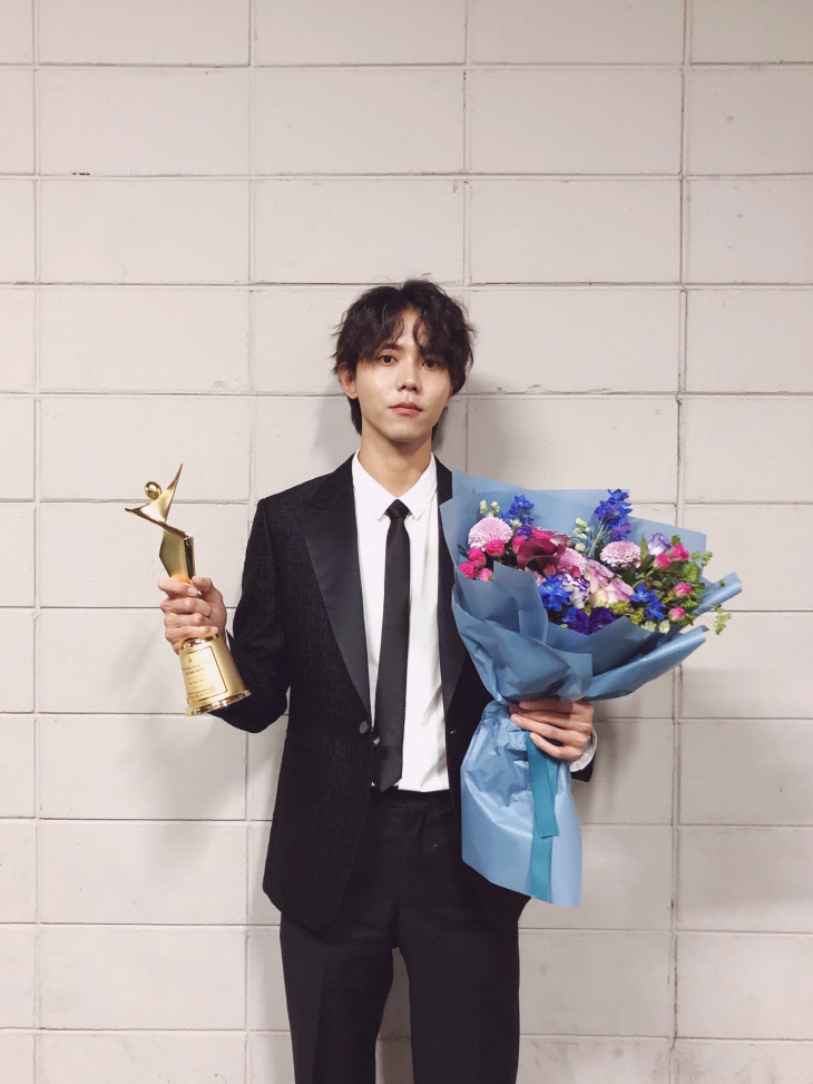  주우재, ‘2019 아시아모델어워즈’ 연기자 부문 신인상 수상…“과분한 상 감사”