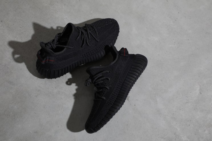  아디다스 이지부스트 350 v2 논 리플렉티브 블랙 / ADIDAS YEEZY BOOST 350 V2 non reflective black