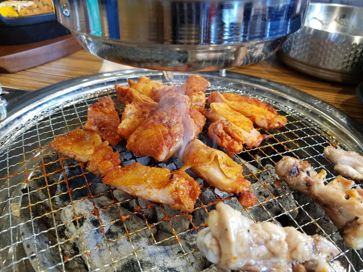 남이섬 숯불닭갈비 맛집, 조무락닭갈비! - 나혼자산다 쌈디 닭갈비
