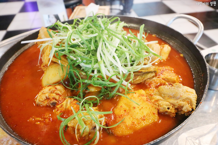  중동역맛집:: 중동역닭볶음탕 잘 하는 곳! 로기네촌닭 묵은지닭볶음탕