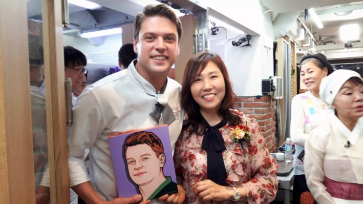  수미네반찬 미카엘 셰프님께 팝아트 초상화 선물 드렸어요