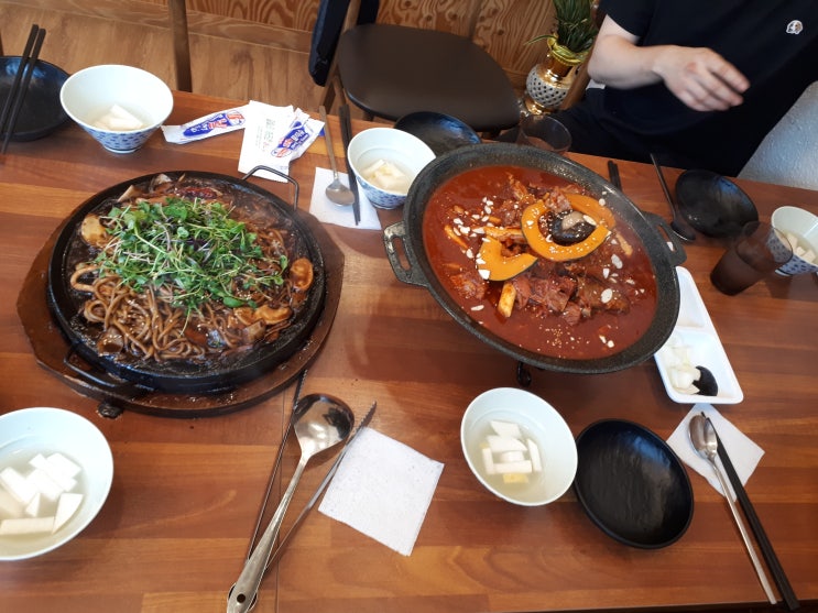  퇴촌 돌판짜장&매운갈비찜