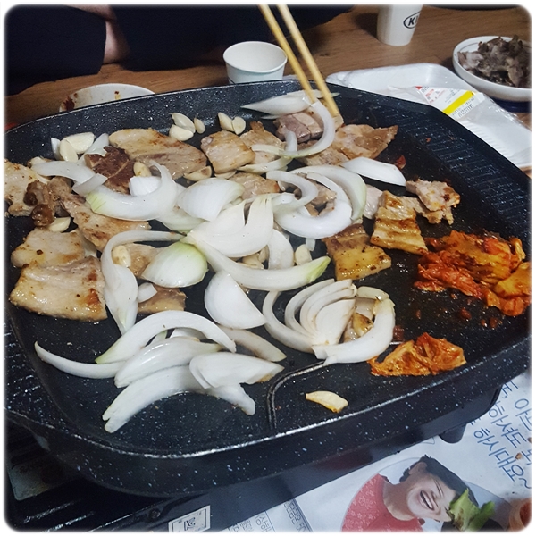  순천시 주암면 약촌리 친구와 같이 시골돼지고기 꾸어먹었습니다