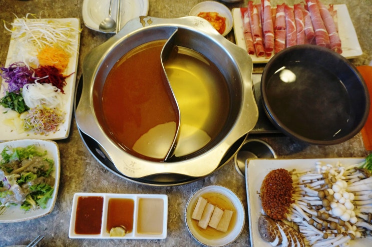  수원 영통역 샤브샤브 맛집 샤브향 반반육수 월남쌈 소고기 버섯 샤브샤브