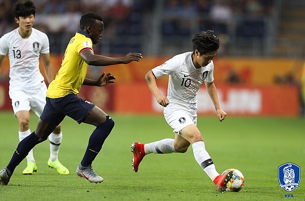  [U-20 월드컵] 이강인 1골 4도움 한국우승컵 들어 올리고 이강인 골든볼(MVP) 수상을 응원 합니다