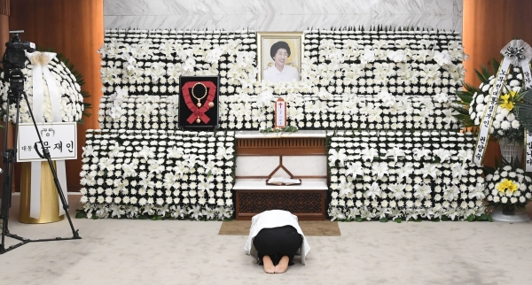  [정치오늘] 北 김여정, 오늘 판문점서 李 여사 조의문·조화 전달