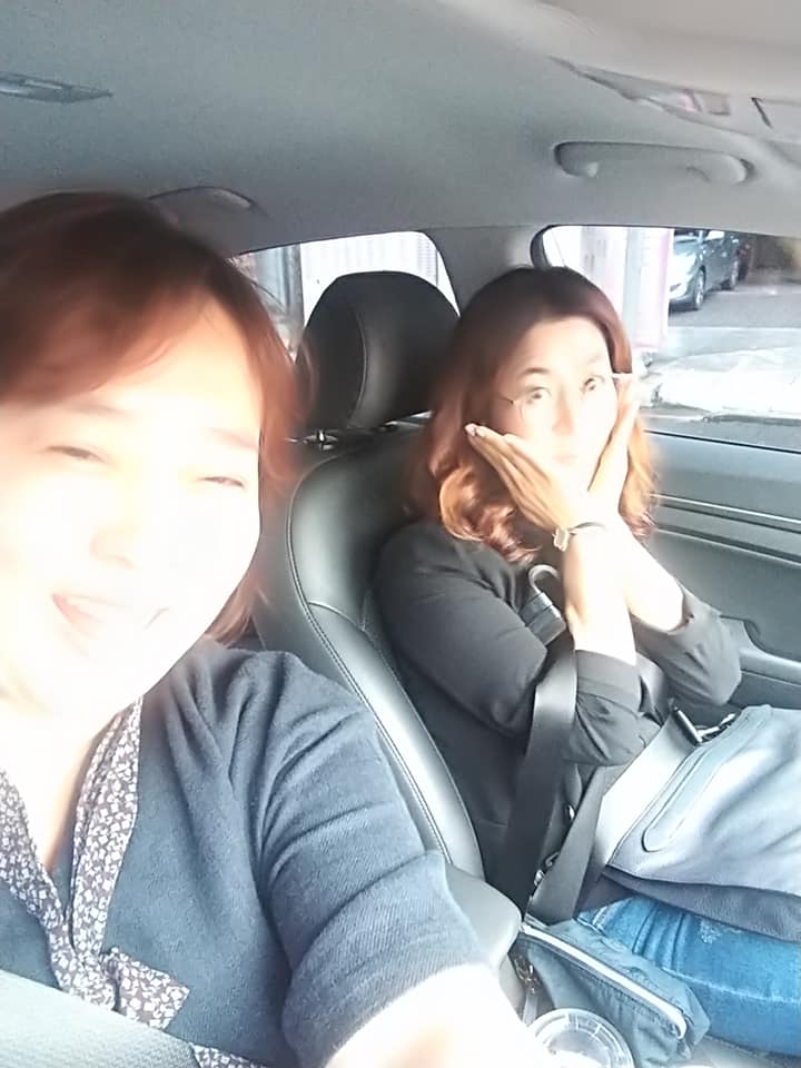  우울한 날이 계속되는 요즘 너 땜에 웃는다.