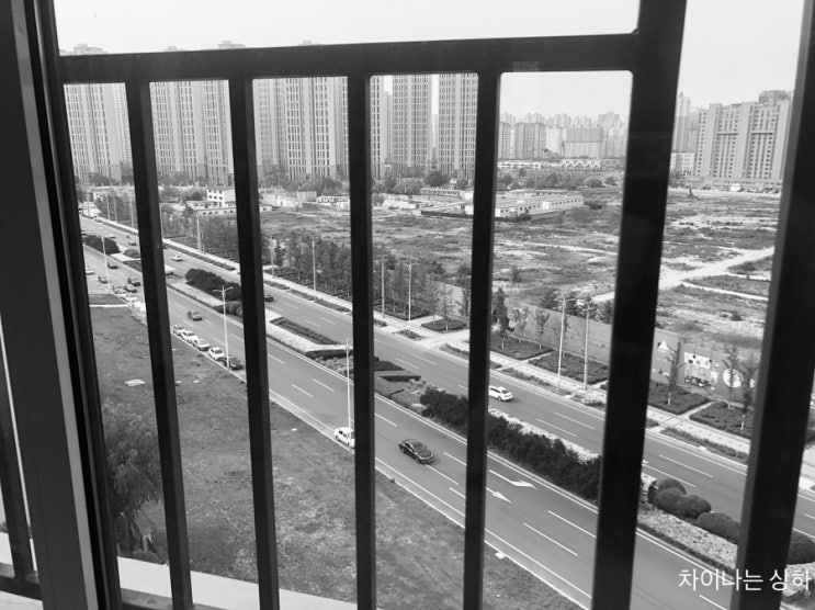 중국 - 아파트 건축 창틀 감옥
