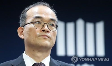 文정부 두번째 검찰총장 오늘 후보군 논의…3~4명으로 압축 文정부 두번째 검찰총장 오늘 후보군 논의…3~4명으로 압축