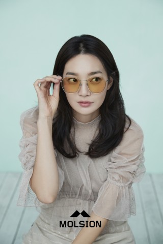  MOLSION, 15일 ‘몰숀 X 신민아 팬 사인회’ 개최