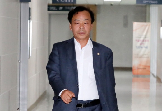  국회의원 이완영 의원직 상실 '불법 정치자금·무고', 벌금·집유확정_의원직 박탈에 내년 총선 출마 못한다…