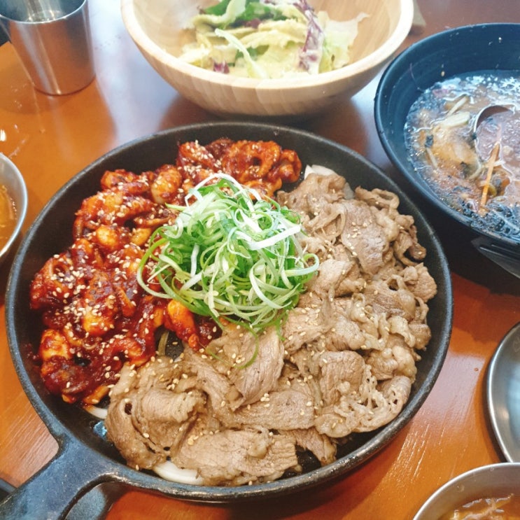  전포 카페거리 맛집 / 쭈꾸미와 우삼겹을 한판에!! :: 신복관 전포점