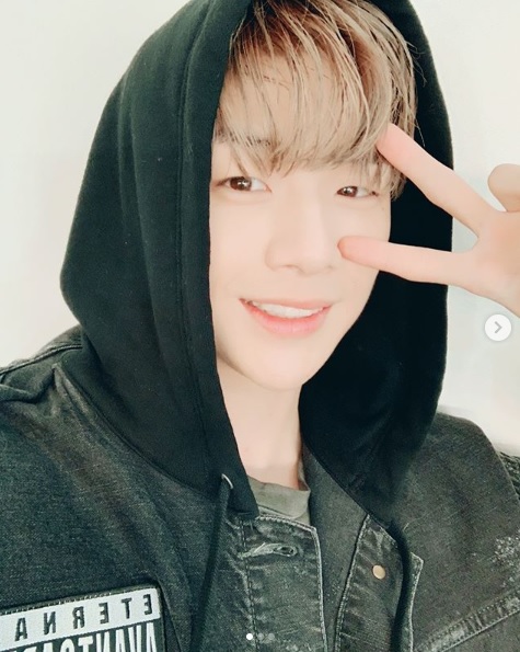 강다니엘, 키스데이에 키스 받고 싶은 스타 1위 “섹시 매력”