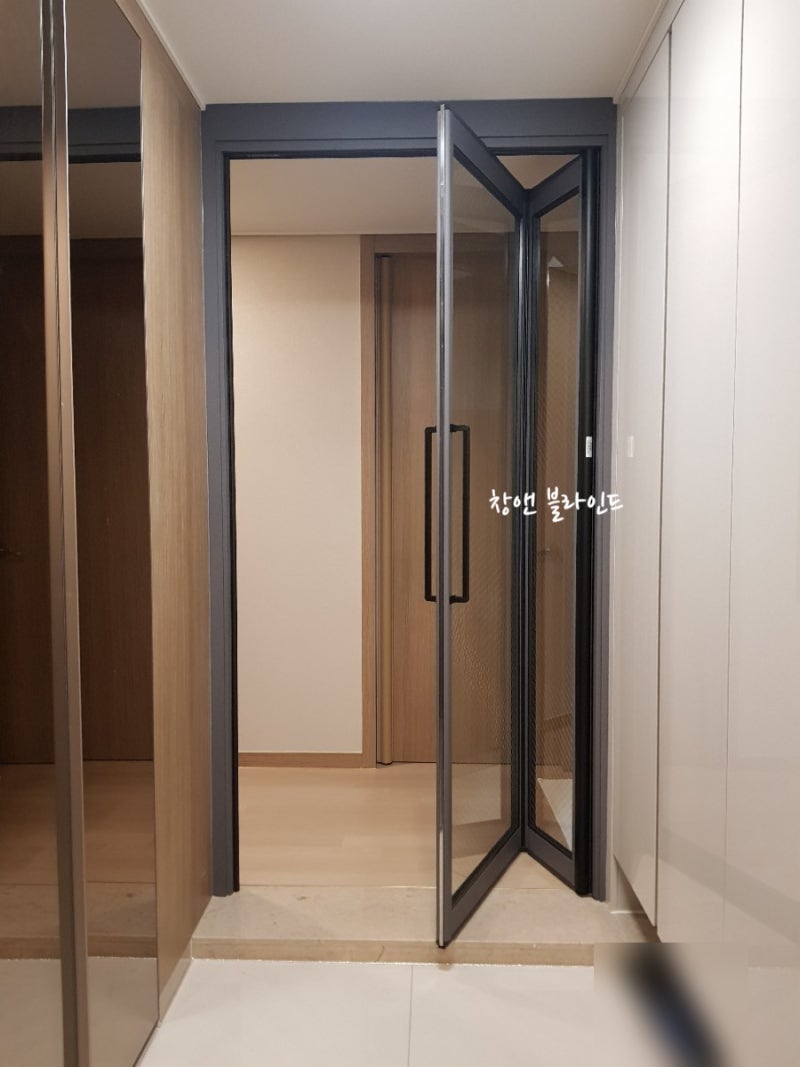 청주 가경 아이파크 현관중문 문풍지스윙도어로 선택!