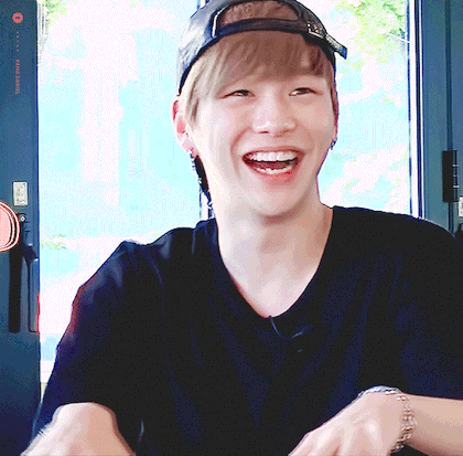  키스 받고싶은 스타1위...강다니엘 