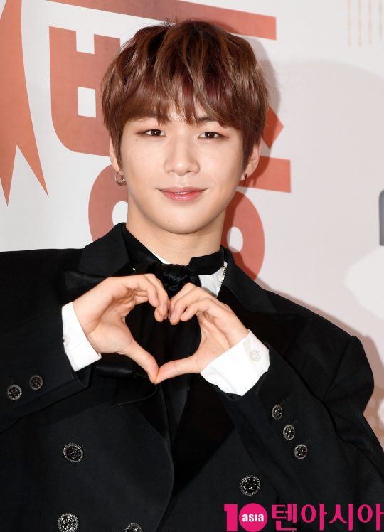  강다니엘, 6월 14일 키스데이 '키스 받고 싶은 스타' 1위